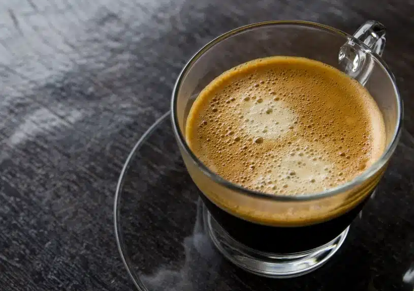 Přidejte lžičku do ranní kávy. Zlepší to koncentraci, zrychlí metabolismus a normalizuje hladinu cukru v krvi.