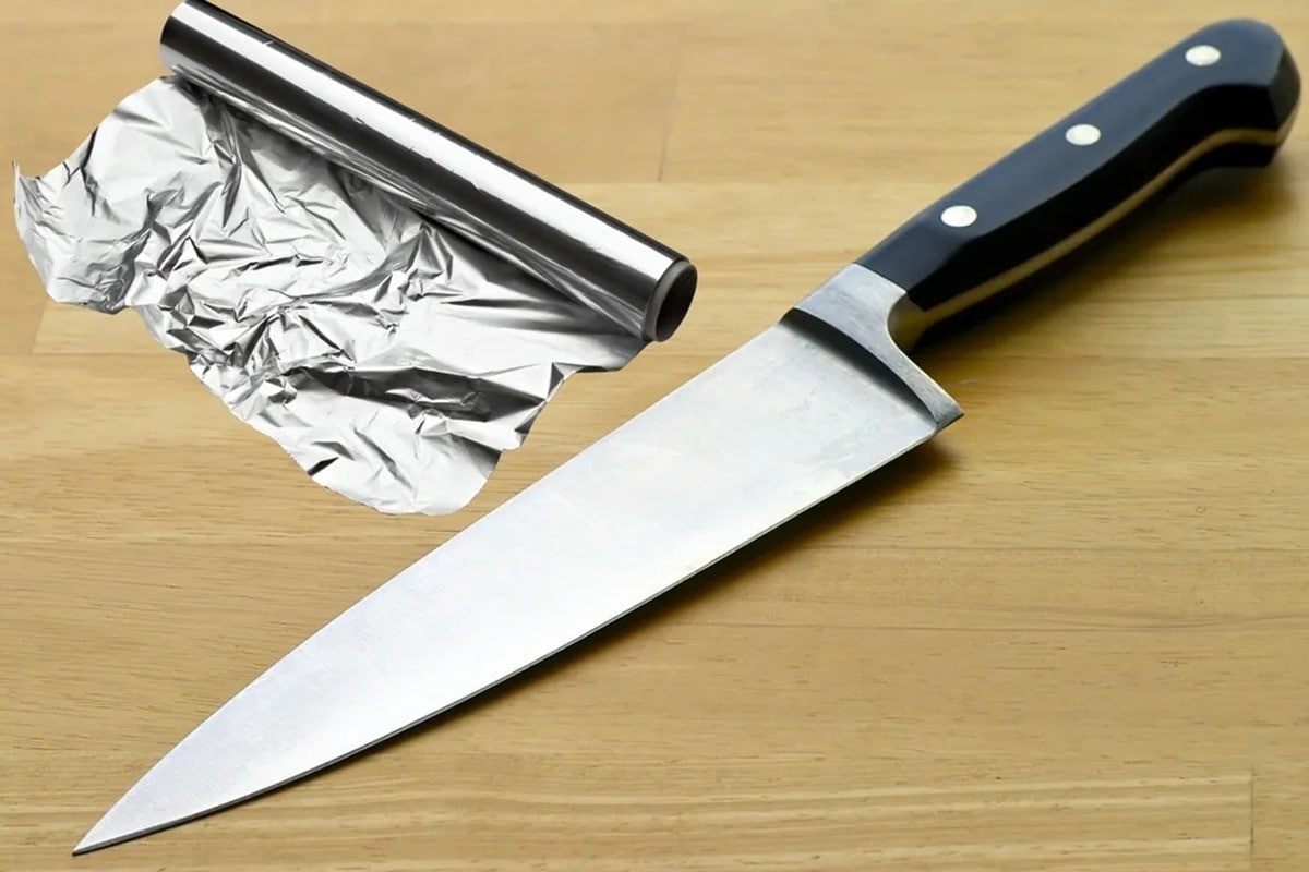 Jak naostřit nože pomocí hliníkové fólie: osvědčený způsob.